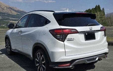 Honda Vezel, 2021 год, 1 370 000 рублей, 8 фотография