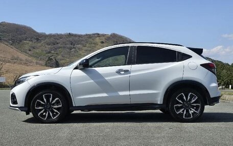 Honda Vezel, 2021 год, 1 370 000 рублей, 5 фотография
