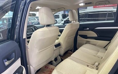 Toyota Highlander III, 2021 год, 3 025 000 рублей, 8 фотография