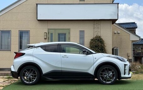 Toyota C-HR I рестайлинг, 2021 год, 1 550 000 рублей, 4 фотография
