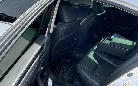 Lexus ES VII, 2019 год, 3 790 000 рублей, 10 фотография