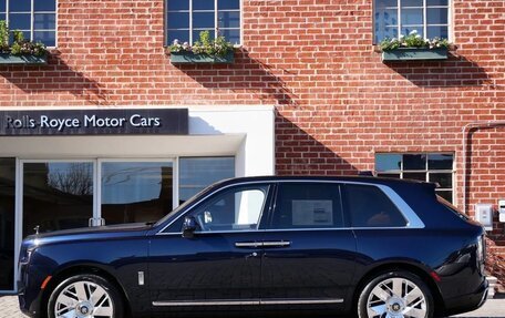 Rolls-Royce Cullinan, 2025 год, 64 408 416 рублей, 3 фотография