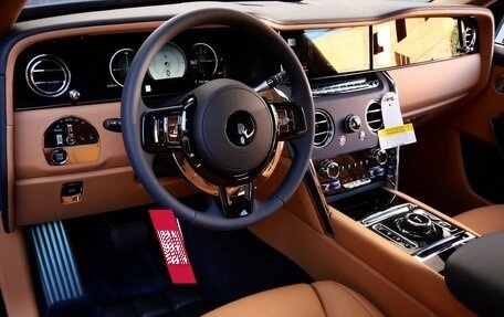 Rolls-Royce Cullinan, 2025 год, 64 408 416 рублей, 10 фотография