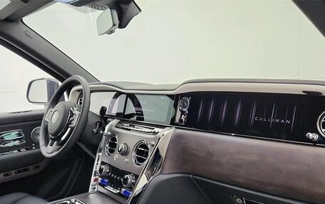 Rolls-Royce Cullinan, 2025 год, 69 020 784 рублей, 23 фотография