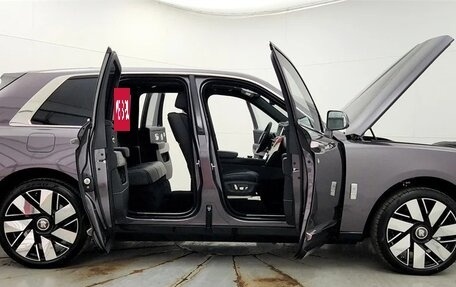 Rolls-Royce Cullinan, 2025 год, 69 020 784 рублей, 16 фотография