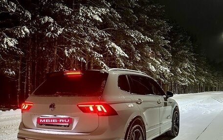Volkswagen Tiguan II, 2019 год, 3 050 000 рублей, 8 фотография