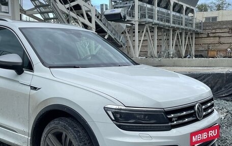 Volkswagen Tiguan II, 2019 год, 3 050 000 рублей, 17 фотография