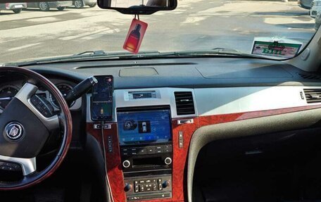 Cadillac Escalade III, 2011 год, 1 800 000 рублей, 3 фотография