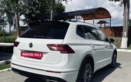 Volkswagen Tiguan II, 2019 год, 3 050 000 рублей, 26 фотография