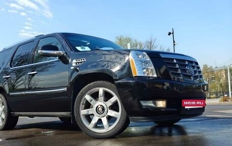 Cadillac Escalade III, 2011 год, 1 800 000 рублей, 9 фотография