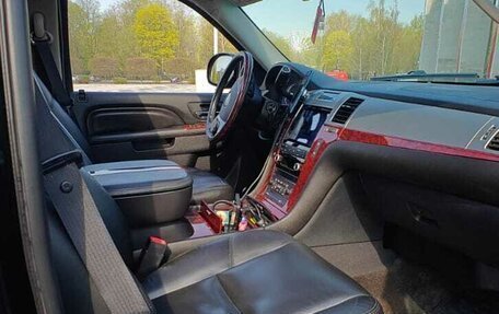 Cadillac Escalade III, 2011 год, 1 800 000 рублей, 10 фотография