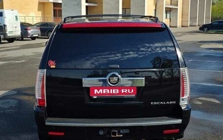 Cadillac Escalade III, 2011 год, 1 800 000 рублей, 12 фотография