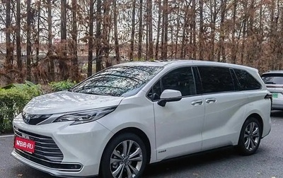 Toyota Sienna, 2021 год, 4 360 000 рублей, 1 фотография