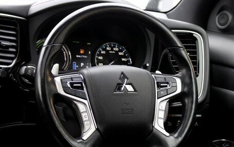 Mitsubishi Outlander III рестайлинг 3, 2021 год, 1 990 111 рублей, 20 фотография