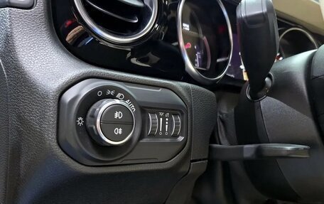Jeep Wrangler, 2021 год, 5 610 000 рублей, 19 фотография