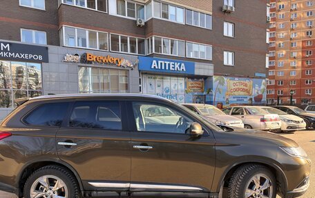 Mitsubishi Outlander III рестайлинг 3, 2019 год, 2 600 000 рублей, 3 фотография