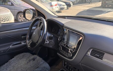 Mitsubishi Outlander III рестайлинг 3, 2019 год, 2 600 000 рублей, 7 фотография