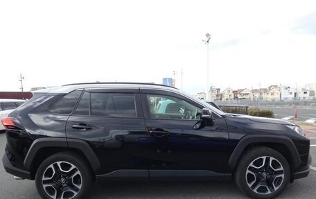 Toyota RAV4, 2021 год, 2 964 000 рублей, 4 фотография