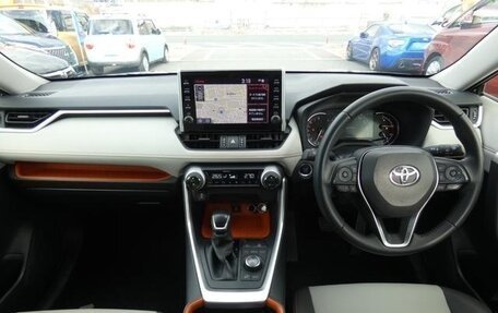 Toyota RAV4, 2021 год, 2 964 000 рублей, 13 фотография