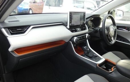 Toyota RAV4, 2021 год, 2 964 000 рублей, 12 фотография