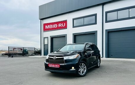Toyota Highlander III, 2014 год, 3 299 000 рублей, 1 фотография