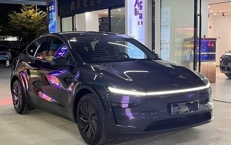 Tesla Model Y I, 2025 год, 5 240 000 рублей, 1 фотография