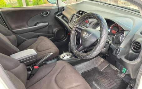 Honda Fit III, 2011 год, 560 000 рублей, 10 фотография