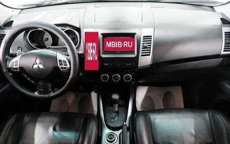 Mitsubishi Outlander III рестайлинг 3, 2007 год, 1 399 000 рублей, 15 фотография