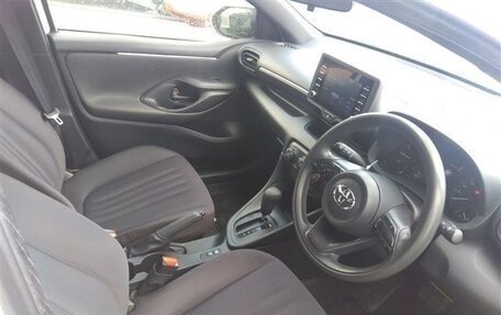 Toyota Yaris, 2020 год, 760 000 рублей, 11 фотография