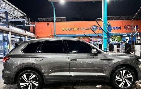 Volkswagen Touareg III, 2021 год, 4 900 000 рублей, 3 фотография