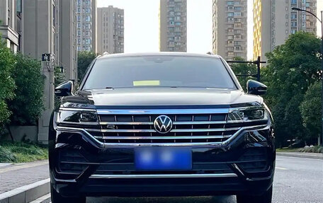 Volkswagen Touareg III, 2022 год, 5 075 000 рублей, 2 фотография