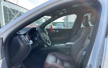 Volvo XC60 II, 2022 год, 4 300 999 рублей, 7 фотография