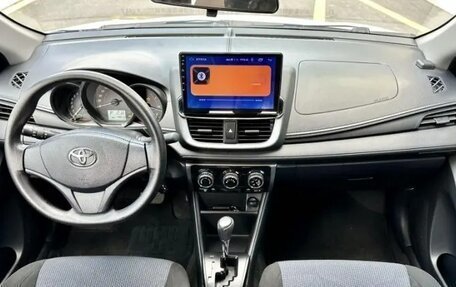 Toyota Yaris XP150 рестайлинг, 2022 год, 1 130 000 рублей, 4 фотография