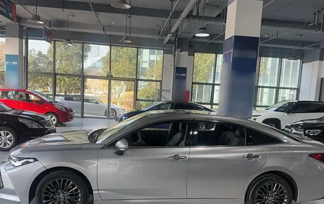 Toyota Avalon, 2022 год, 2 200 000 рублей, 5 фотография