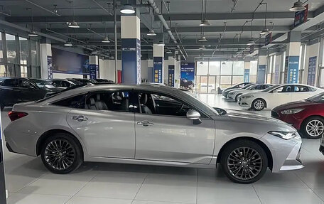 Toyota Avalon, 2022 год, 2 200 000 рублей, 4 фотография