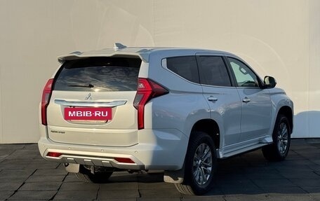 Mitsubishi Pajero Sport III рестайлинг, 2020 год, 3 850 000 рублей, 5 фотография