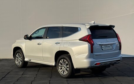 Mitsubishi Pajero Sport III рестайлинг, 2020 год, 3 850 000 рублей, 7 фотография