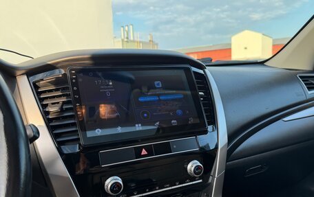 Mitsubishi Pajero Sport III рестайлинг, 2020 год, 3 850 000 рублей, 11 фотография