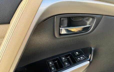 Mitsubishi Pajero Sport III рестайлинг, 2020 год, 3 850 000 рублей, 12 фотография