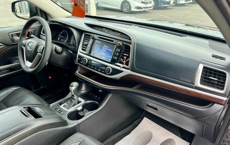 Toyota Highlander III, 2014 год, 3 299 000 рублей, 13 фотография
