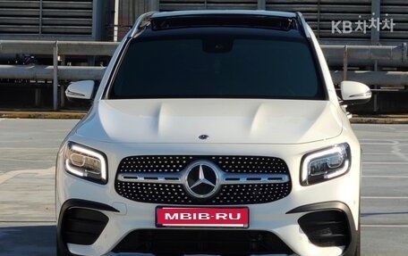 Mercedes-Benz GLB, 2022 год, 4 210 000 рублей, 2 фотография