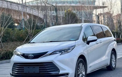 Toyota Sienna, 2022 год, 3 600 000 рублей, 1 фотография