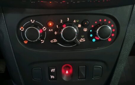 Renault Sandero II рестайлинг, 2019 год, 1 100 000 рублей, 15 фотография