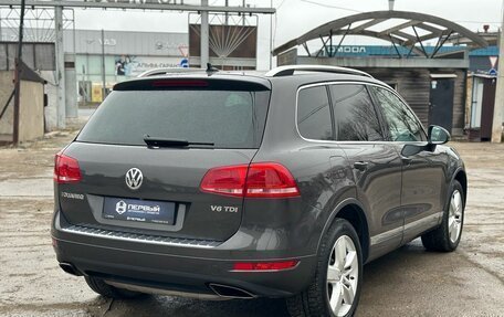Volkswagen Touareg III, 2011 год, 2 090 000 рублей, 4 фотография
