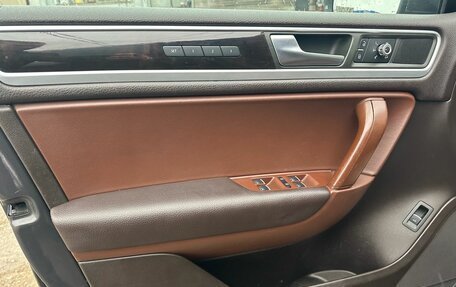 Volkswagen Touareg III, 2011 год, 2 090 000 рублей, 8 фотография