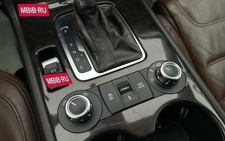 Volkswagen Touareg III, 2011 год, 2 090 000 рублей, 28 фотография