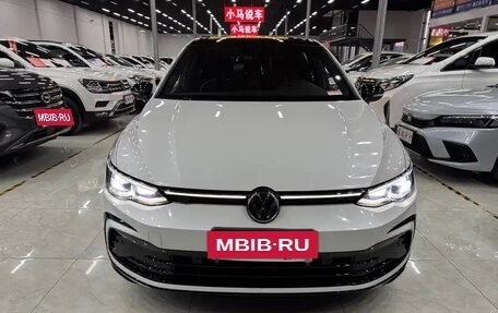 Volkswagen Golf VIII, 2022 год, 1 370 060 рублей, 2 фотография