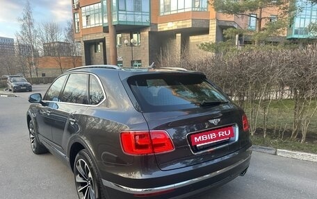 Bentley Bentayga I, 2016 год, 9 750 000 рублей, 5 фотография