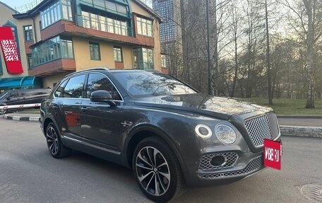 Bentley Bentayga I, 2016 год, 9 750 000 рублей, 10 фотография