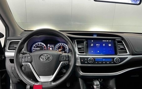 Toyota Highlander III, 2020 год, 3 595 000 рублей, 10 фотография